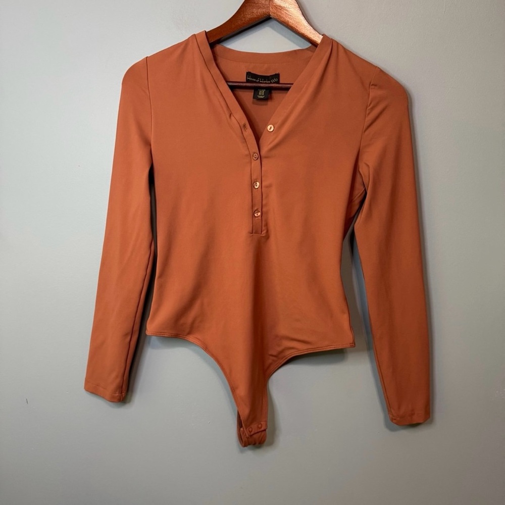 House Of Harlow 1960 Long Sleeve Henley Bodysuit Brown Revolve. EUC. Size Medium